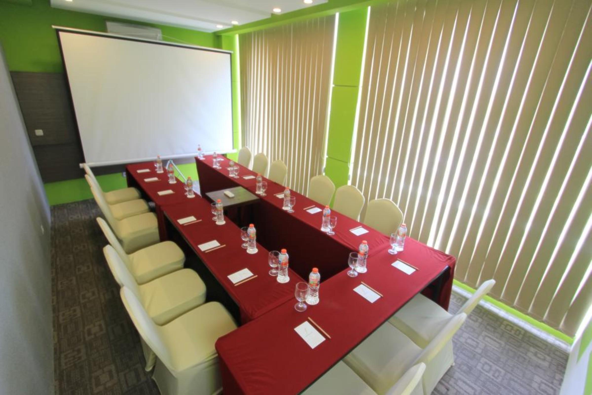 Hotel Fortunagrande Seturan Yogyakarta Maguwo Buitenkant foto